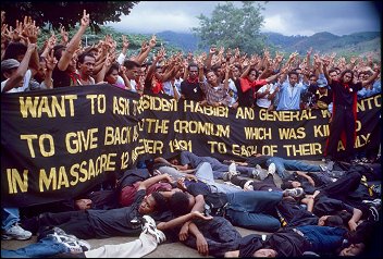 Die-in at Santa Cruz demonstration