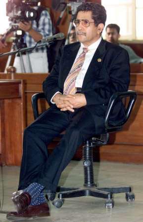 Former E Timor Governor Abilio Soares on trial.