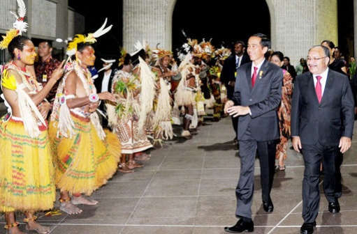 NG PM O'Neill welcome Indonesia President Joko Widodo in Port Moresby.  